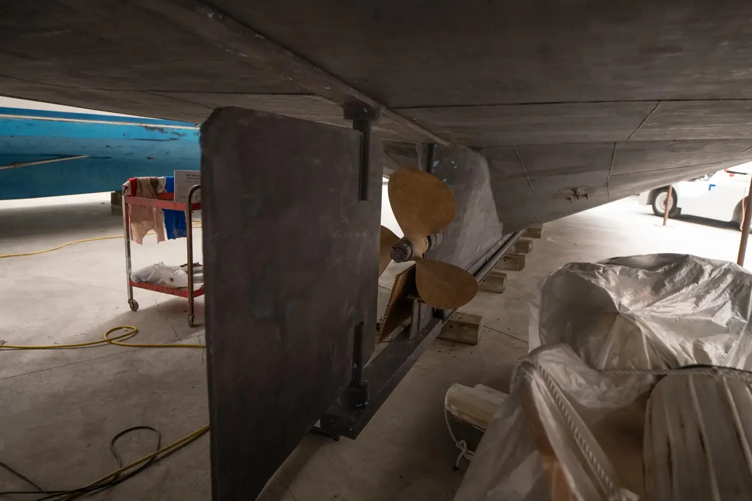 Keel shoe, rudder and propeller protection